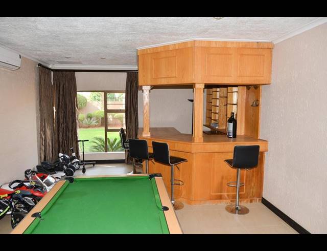 4 BEDROOM HOUSE FOR SALE IN NOORDHEUWEL